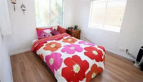 Cozy Bed & Breakfast - Image 1