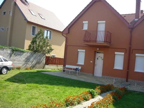 Barátság Ház - Image 1