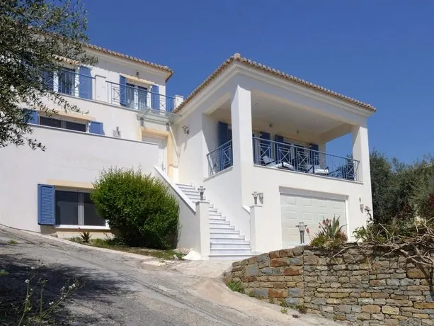 Villa in Finikounda With sea Beach - Image 1