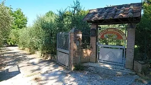 Bed And Breakfast Casale Isorella - Image 1
