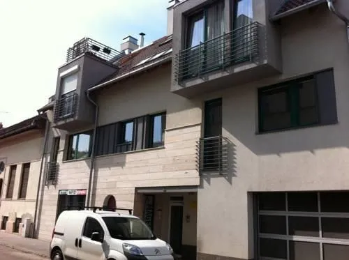 Óbuda Apartments - Image 1