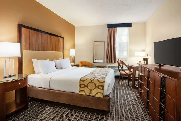 Baymont by Wyndham Florida City - Image 1