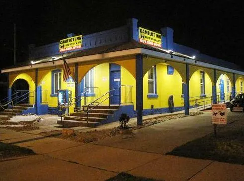 Camelot Inn & Hostel - Image 1