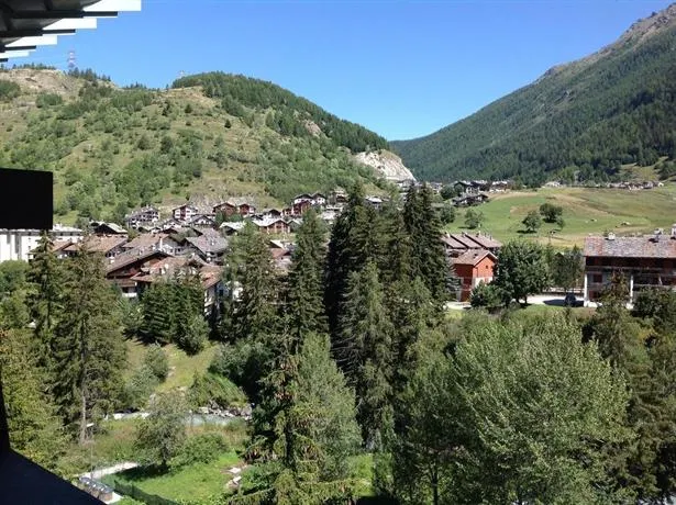 Condominio Colmet - Image 1