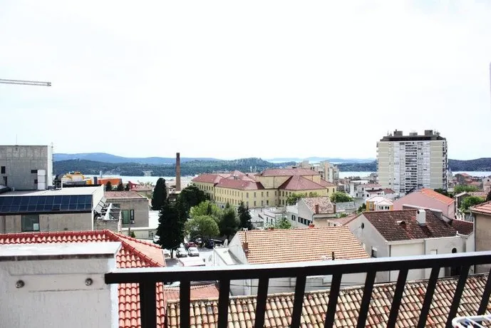 Apartment City View - Image 1