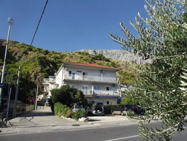 Villa Tabak - Image 1
