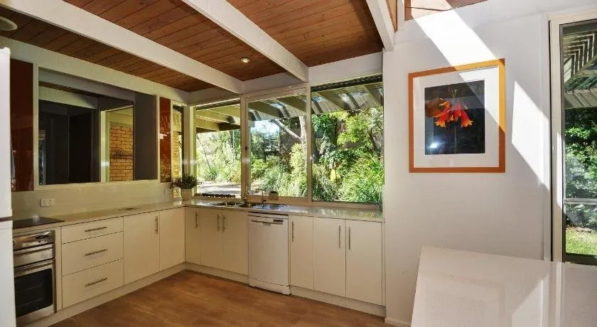 Large 4 Bedroom Home - Pet Friendly - Image 1