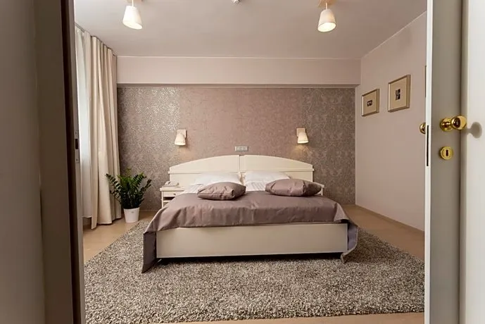 Hunguest Hotel Fenyo - Image 1