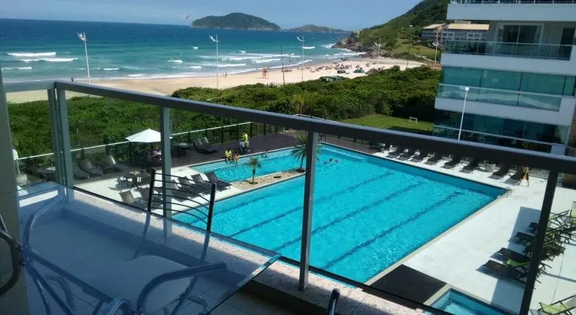 Praia Do Santinho - Frente Para Mar, Pe Na Areia - Image 1