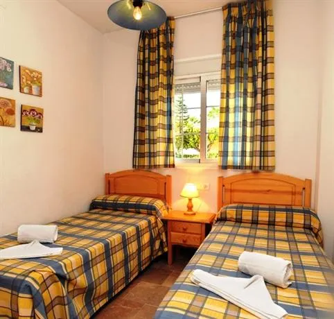 Apartamentos Leo Varios Islantilla - Image 1