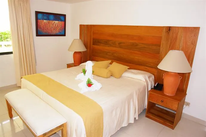 Beach House Playa Dorada by Faranda Hotels - Image 1