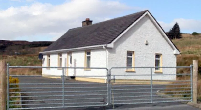 Glenties Cottage - Image 1