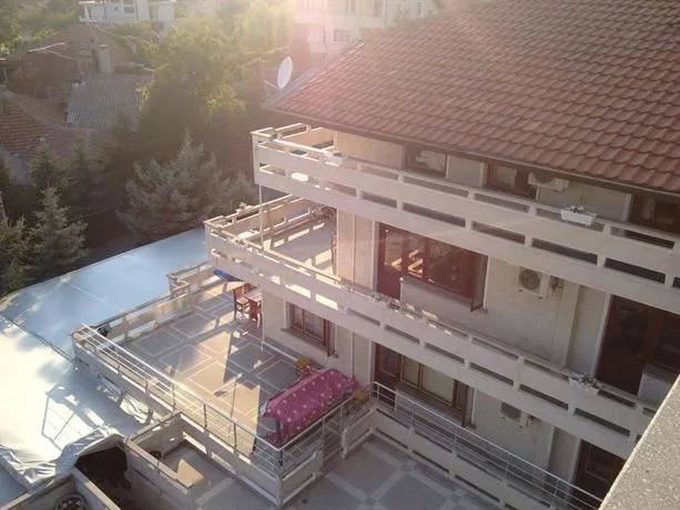 Moskoiani Hotel - Image 1