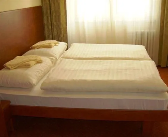 Hotel Astra - Image 1