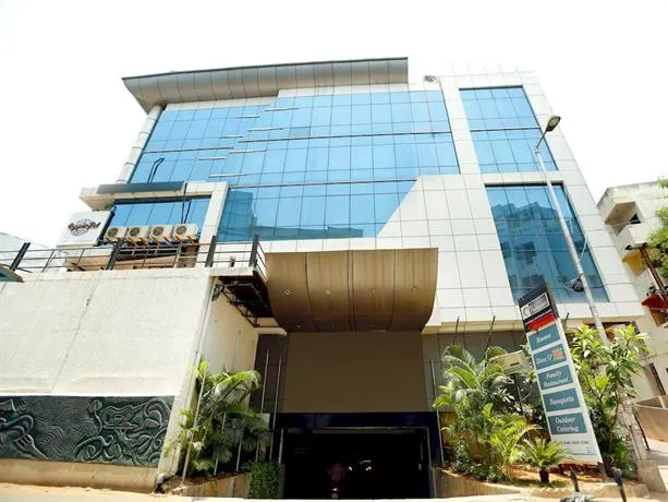 Oyo Premium Himayathnagar - Image 1