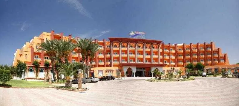 Daphne Club Skanes Beach - Image 1