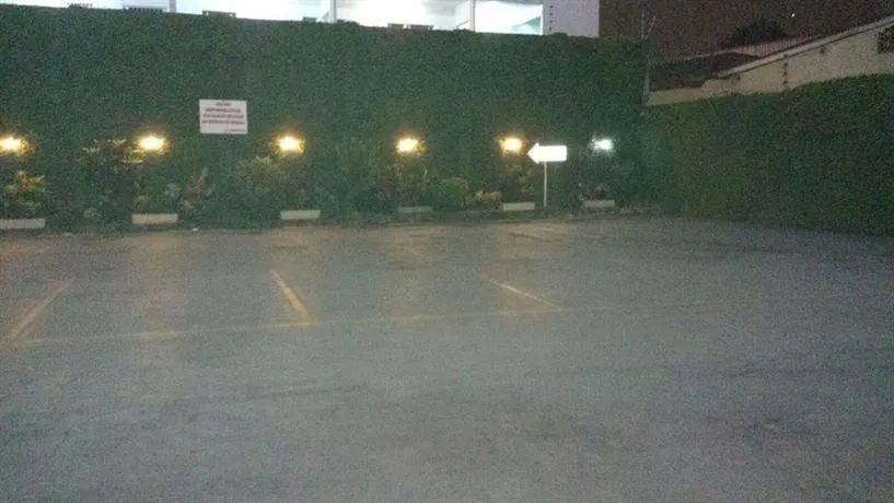 Free Hotel - Image 1