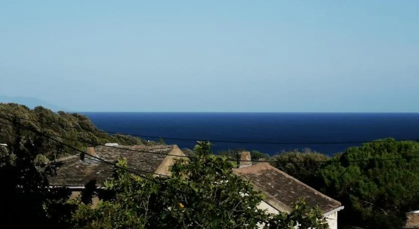 Maison de village à 2 km de la mer SISCO Cap Corse 15 kms Bastia - Image 1