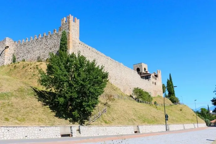 Il Castello Padenghe sul Garda - Image 1