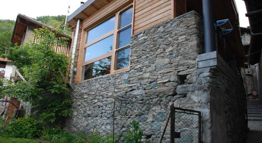 Maison Grivon Chalet nel Borgo di Charvensod - Image 1