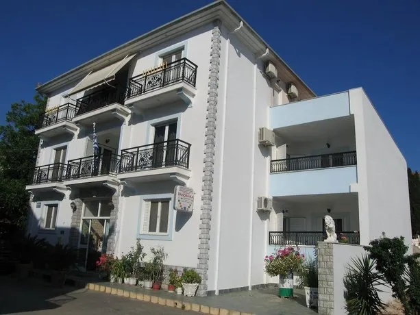 Panorama Apartments - Image 1