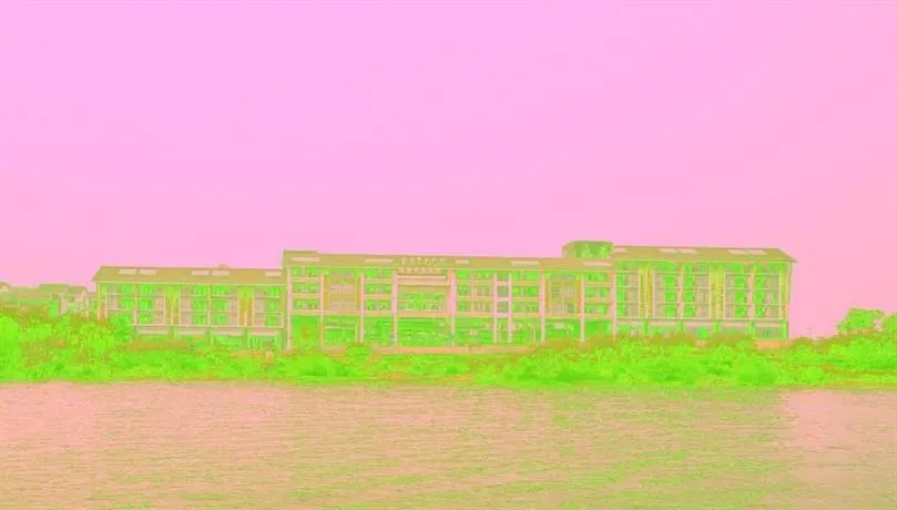 Arcadia Resort - Image 1
