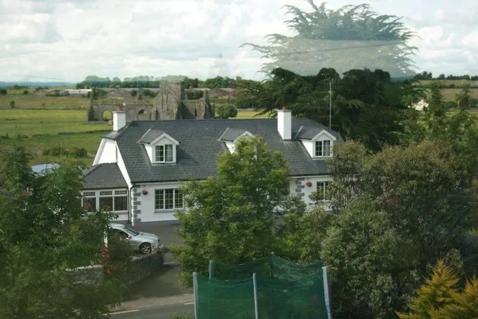 Peggy O'Neills B&B - Image 1