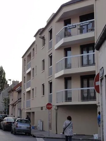 Jusqu'à 5 personnes à Reims - Image 1