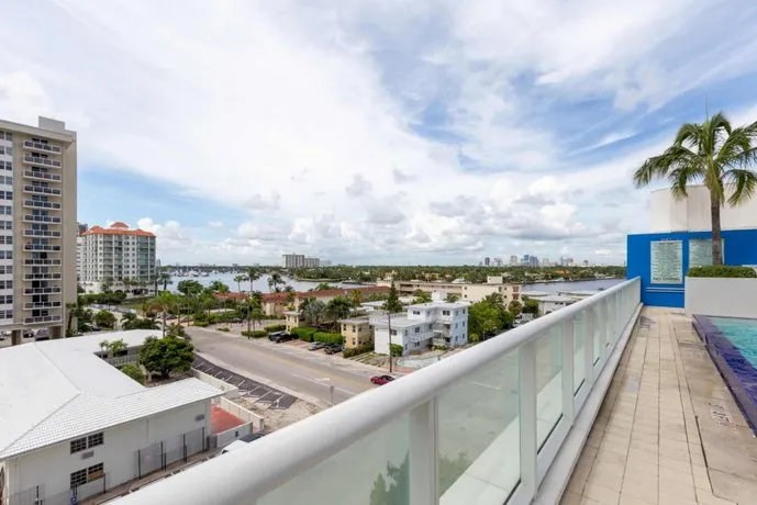 Upscale Condos At Hotel In Fort Lauderdale Beach - Image 1