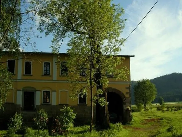 U Dvou Lipek Pod Broumovskými Stěnami - Image 1