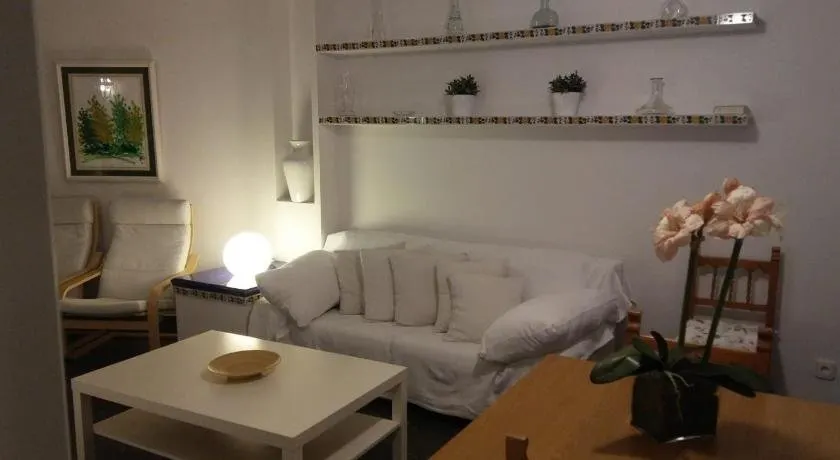Apartamentos Alquihouse Vilafortuny - Image 1