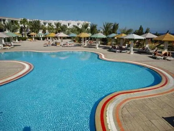 Riviera Plaza Abu Soma - Image 1
