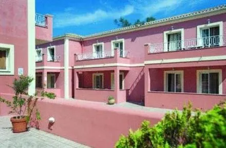 Club Joy Life Apartments - Image 1