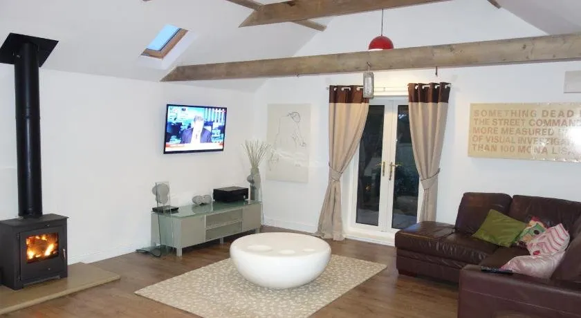 Common Cottage - Image 1