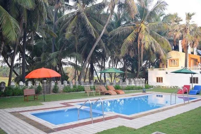 HOTEL PALMS - Image 1