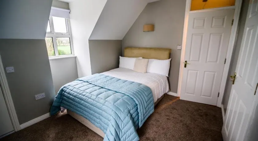 Hazelwood Cottage - Image 1