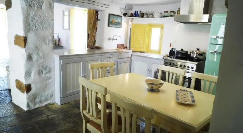 Open Space House at the Castle of Chora, Serifos - Image 1