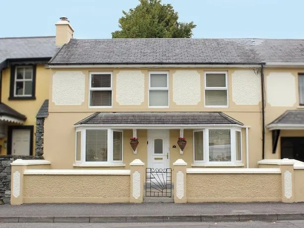Holiday Home Killarney Town House - Image 1
