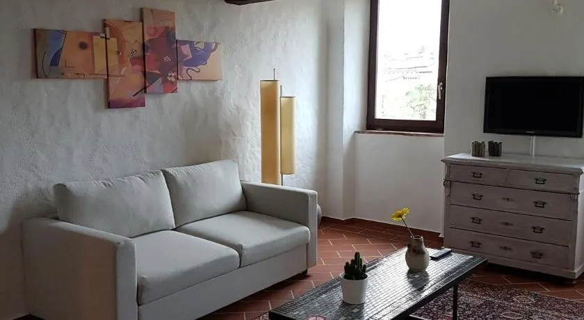 Caslano: 2.5 Zi-Dachwohnung im rustikalen-modernen Stil - Image 1