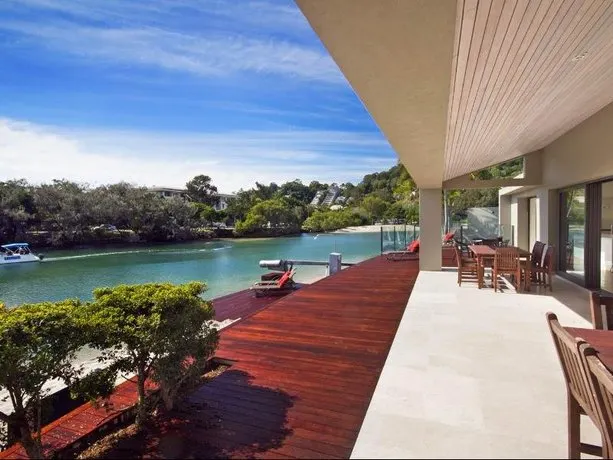 19 Witta Circle - Image 1