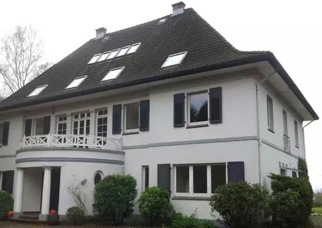 Art Villa - Image 1