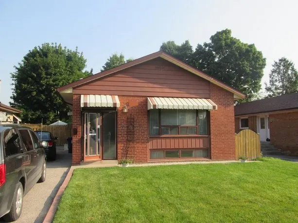 Scarborough East Spacious House - Image 1