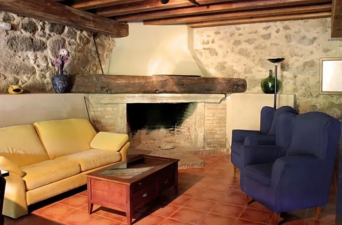 Albergue Turistico Via De La Plata  Hostel - Image 1
