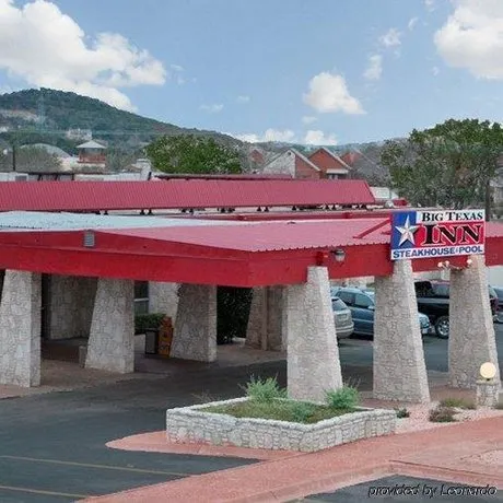 Big Texas Inn Kerrville - Image 1