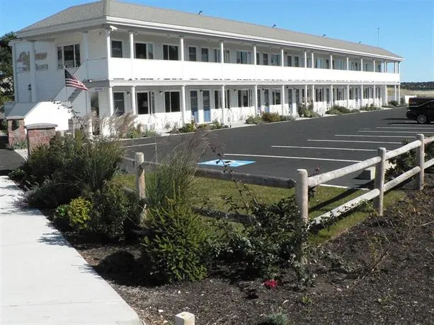 Lighthouse Suites at Pine Point - Image 1