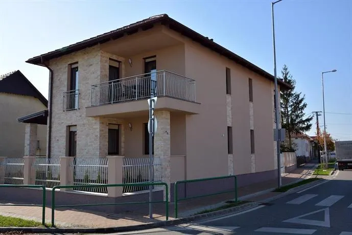 Mirzsó Apartmanház - Image 1