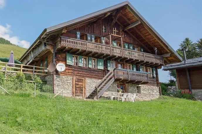 Chalet Sur Les Planches - Image 1
