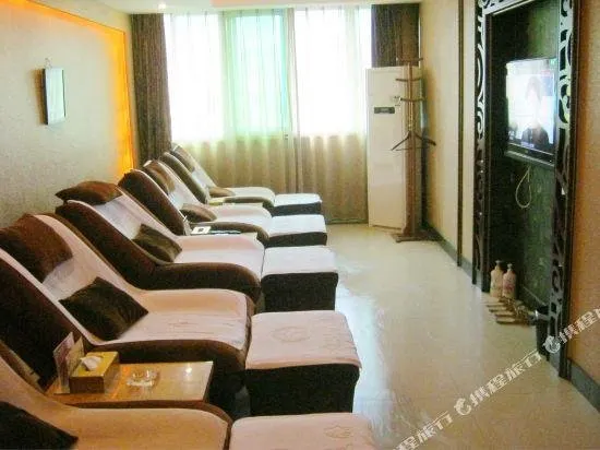 Ji'an Ganjiang Hotel - Image 1