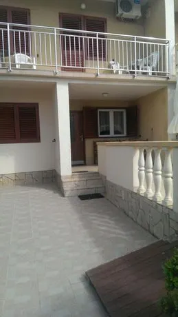 Apartments Paula Nin - Image 1
