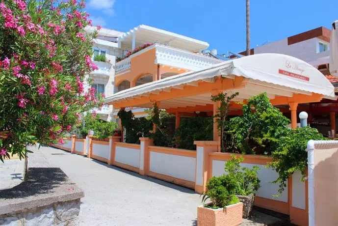 Guest House Virginia - Image 1